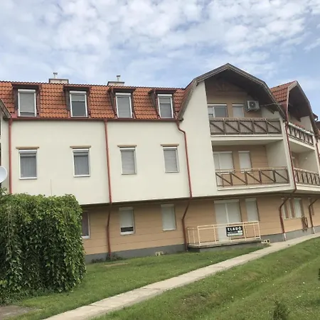 Zoeld Beka Koelcsey Ii 아파트 Hajdúszoboszló